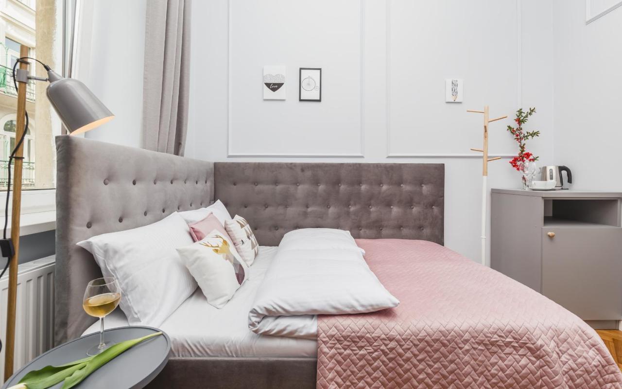Traveler'S Best Choice - Old Town Guesthouse - By Upstairs Krakow Exterior photo